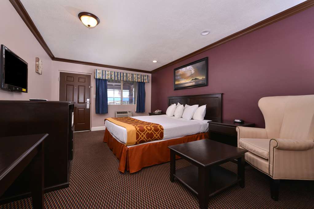 Americas Best Value Inn Corona Room photo