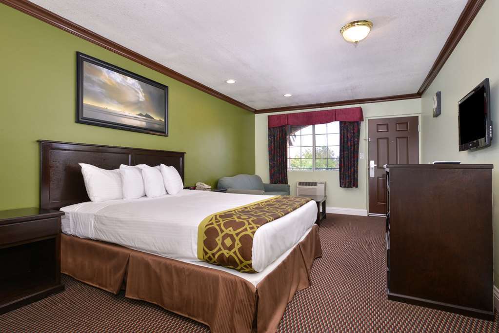 Americas Best Value Inn Corona Room photo