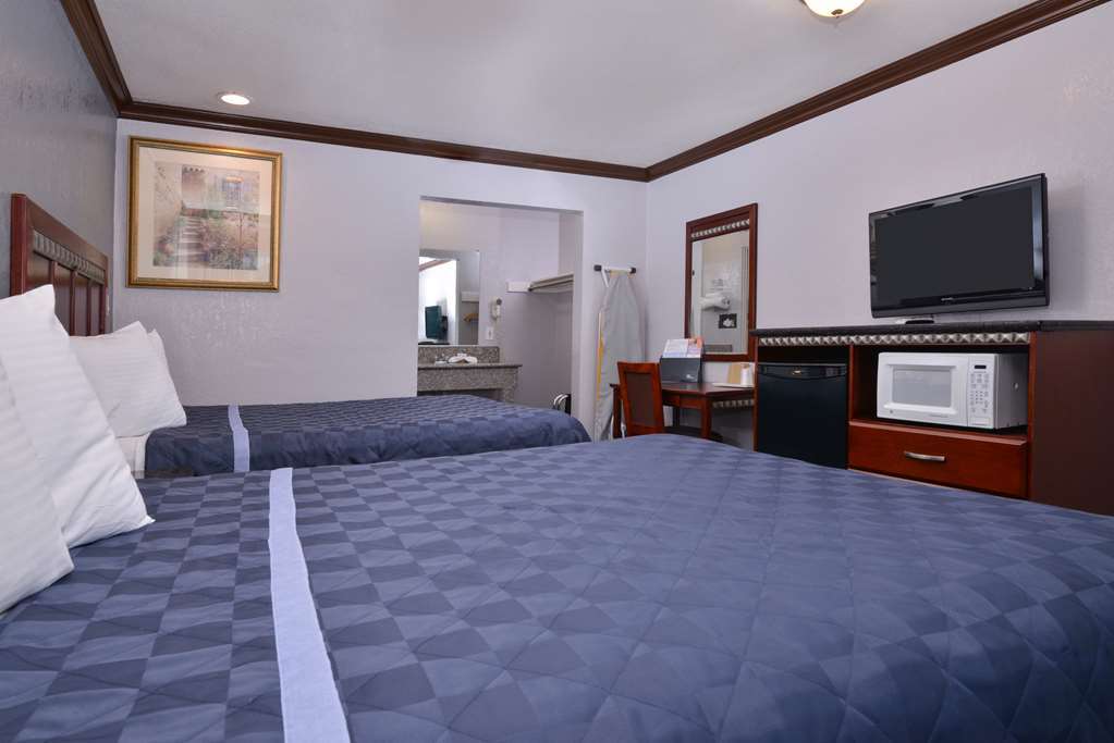 Americas Best Value Inn Corona Room photo