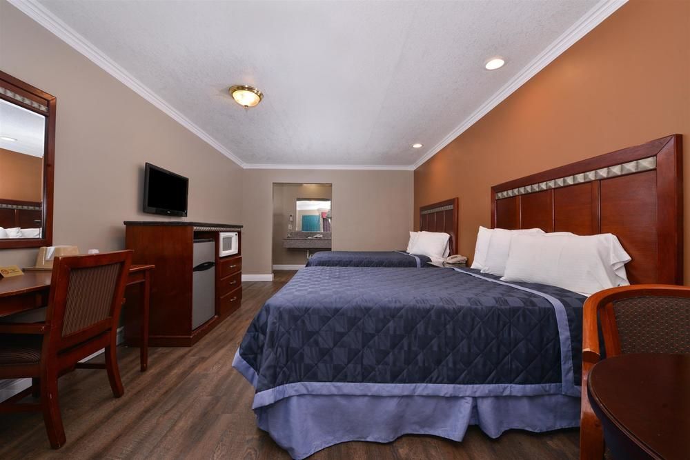 Americas Best Value Inn Corona Exterior photo